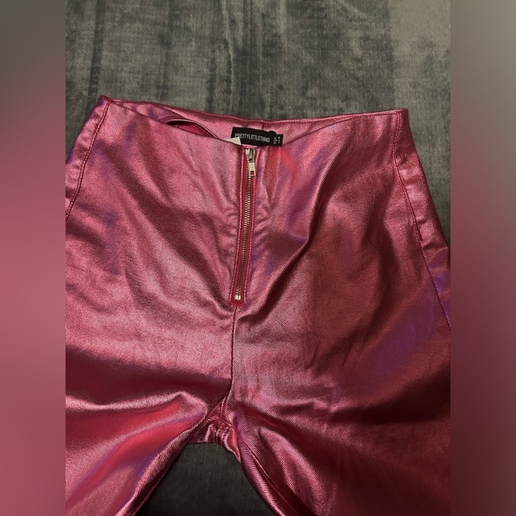 NWT Pretty Little Thing Bright Pink Metallic Look Coated Flare. Size 6 - Picture 4 of 6
